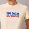 Camiseta ajustada con gráfico del logotipo en contraste