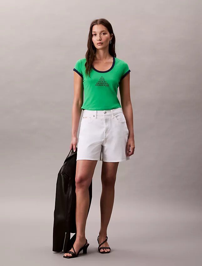 Camiseta ajustada con gráfico del logotipo Monogram Camiseta ajustada con gráfico del logotipo Monogram