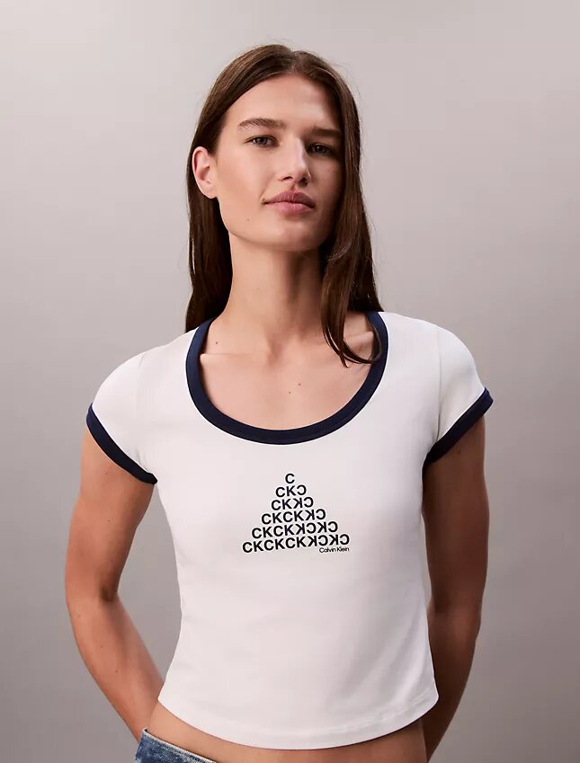Camiseta ajustada con gráfico del logotipo Monogram Camiseta ajustada con gráfico del logotipo Monogram