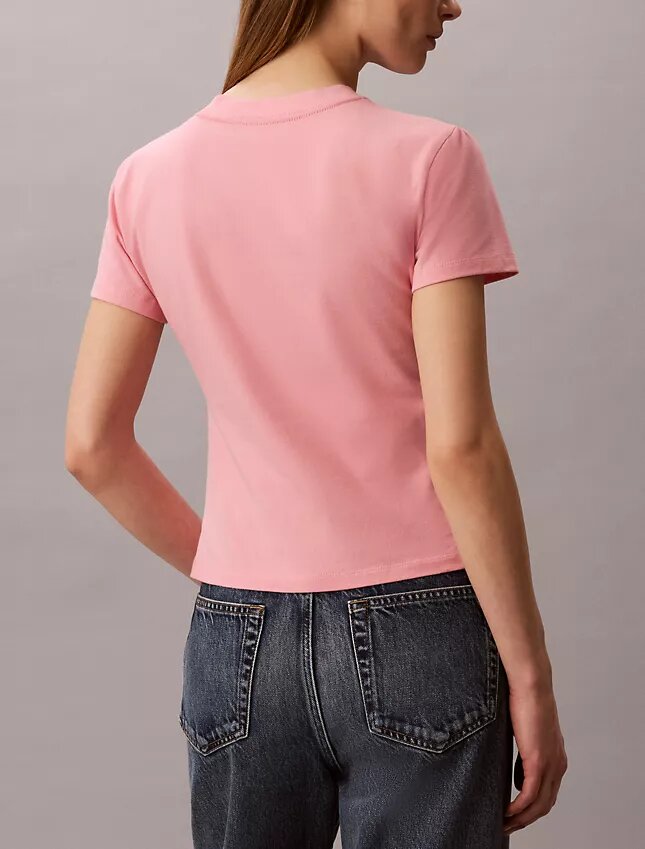 Camiseta ajustada con logotipo curvo Camiseta ajustada con logotipo curvo