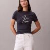 Camiseta ajustada con logotipo en relieve Camiseta ajustada con logotipo en relieve