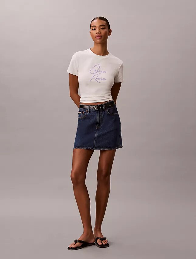 Camiseta ajustada con logotipo en relieve Camiseta ajustada con logotipo en relieve