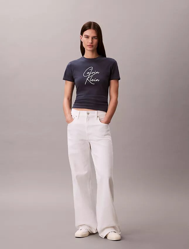 Camiseta ajustada con logotipo en relieve Camiseta ajustada con logotipo en relieve