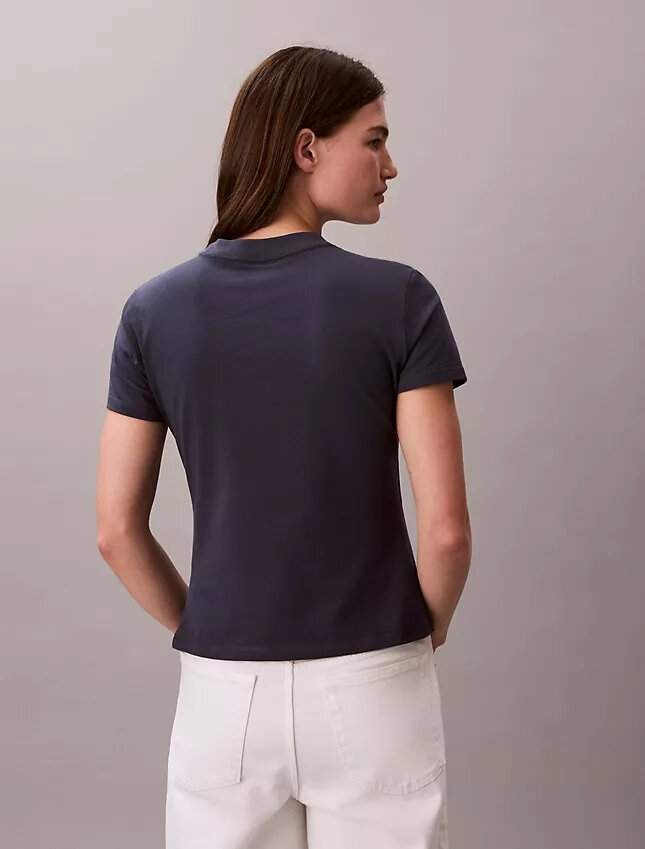 Camiseta ajustada con logotipo en relieve Camiseta ajustada con logotipo en relieve