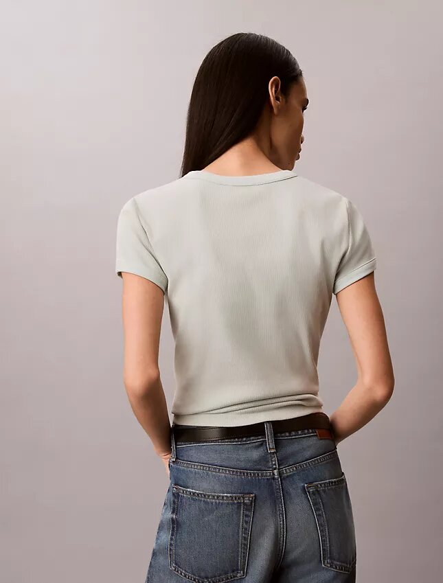 Camiseta ajustada de canalé con gráfico del logotipo Camiseta ajustada de canalé con gráfico del logotipo