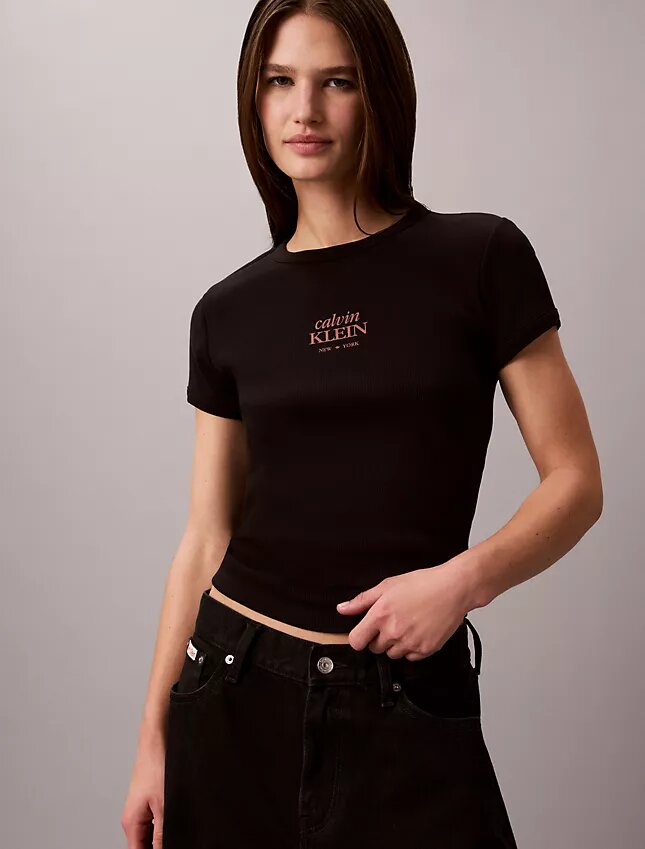 Camiseta ajustada de canalé con gráfico del logotipo Camiseta ajustada de canalé con gráfico del logotipo