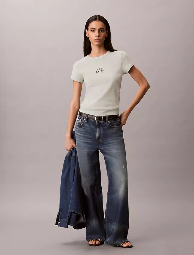 Camiseta ajustada de canalé con gráfico del logotipo Camiseta ajustada de canalé con gráfico del logotipo