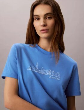 Camiseta clásica con diseño gráfico del paisaje urbano de Nueva York