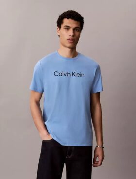 Camiseta clásica con el logotipo estándar