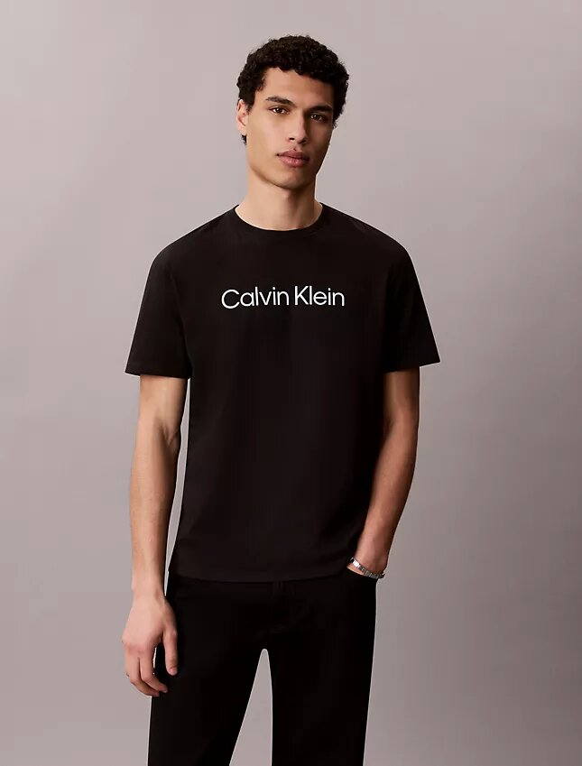 Camiseta clásica con el logotipo estándar Camiseta clásica con el logotipo estándar