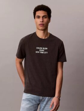 Camiseta clásica con estampado de Ckj