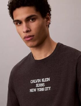 Camiseta clásica con estampado de Ckj