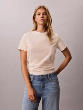 Camiseta clásica con estampado floral