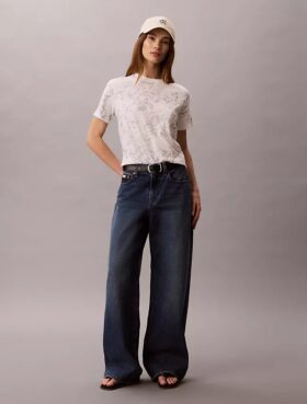 Camiseta clásica con estampado floral