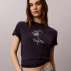 Camiseta clásica con estampado floral Camiseta clásica con estampado floral
