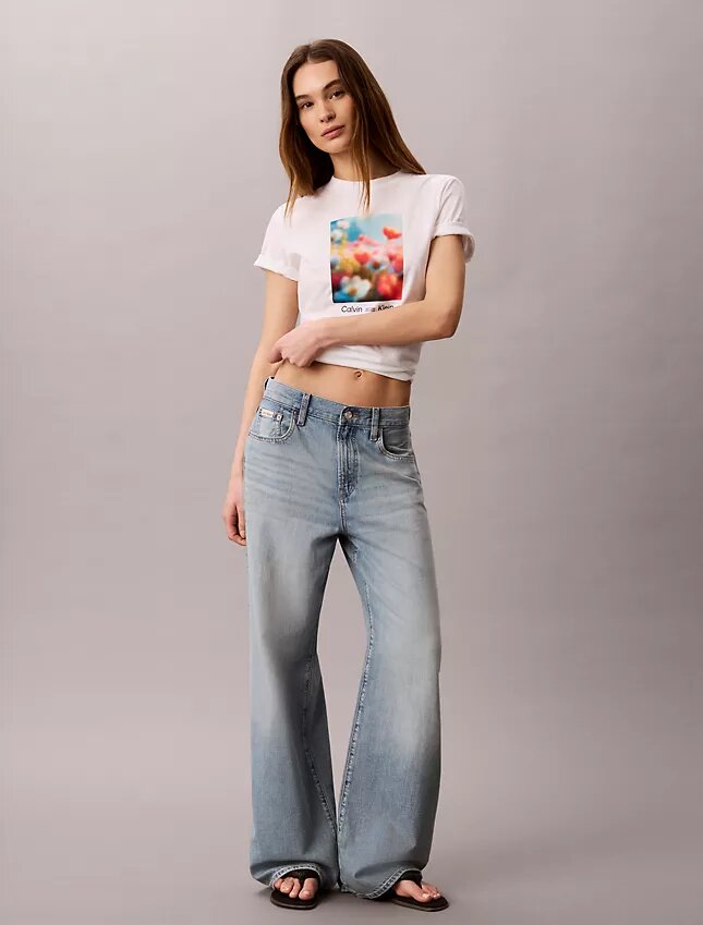 Camiseta clásica con estampado floral Camiseta clásica con estampado floral