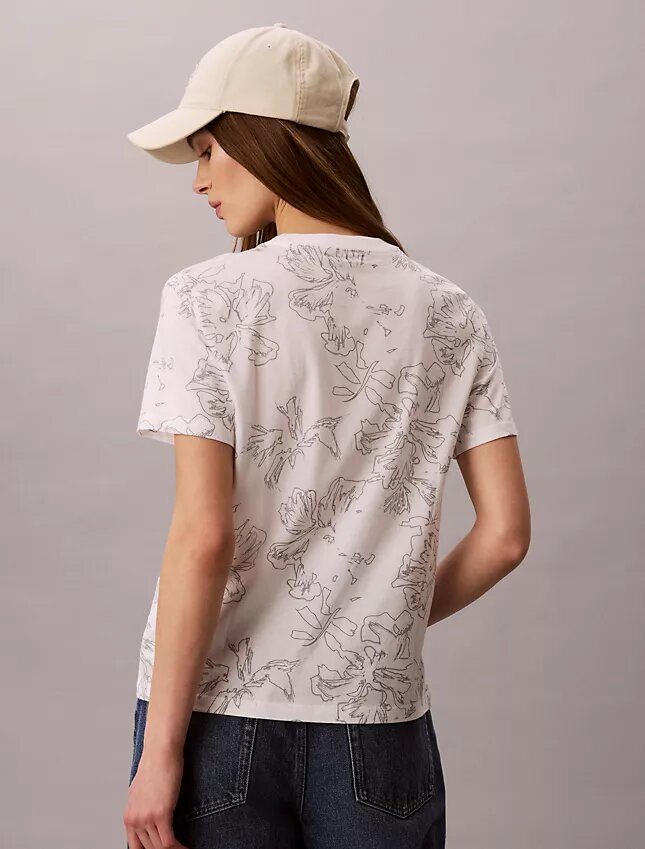 Camiseta clásica con estampado floral Camiseta clásica con estampado floral