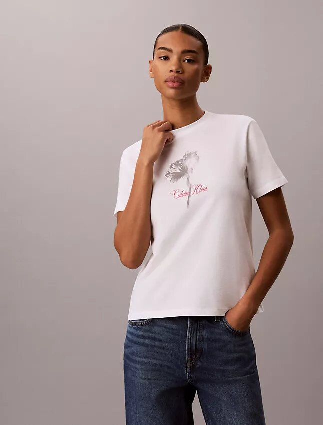 Camiseta clásica con estampado floral Camiseta clásica con estampado floral