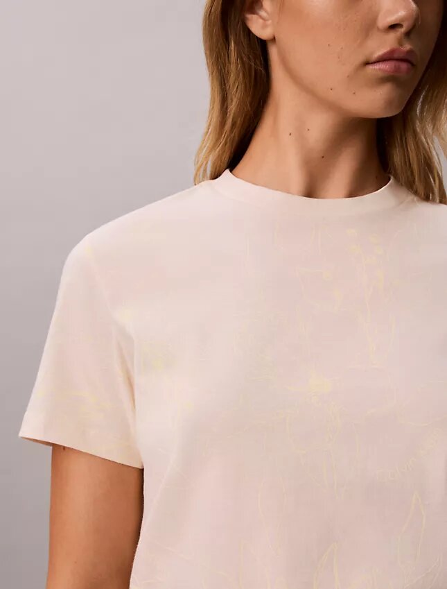 Camiseta clásica con estampado floral Camiseta clásica con estampado floral