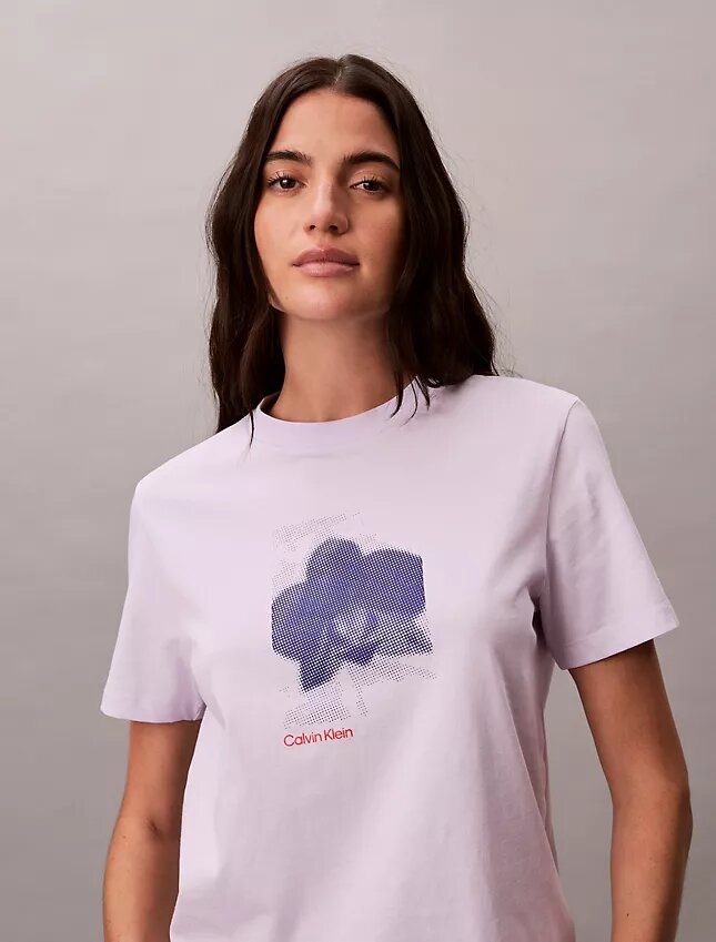 Camiseta clásica con estampado floral difuminado Camiseta clásica con estampado floral difuminado