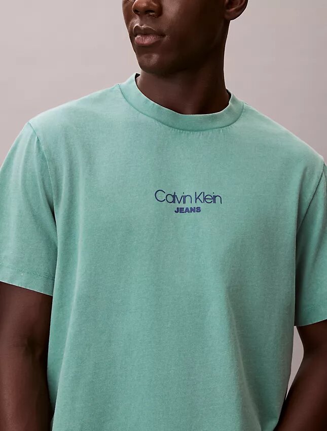 Camiseta clásica con estampado gráfico y lavado ácido Camiseta clásica con estampado gráfico y lavado ácido