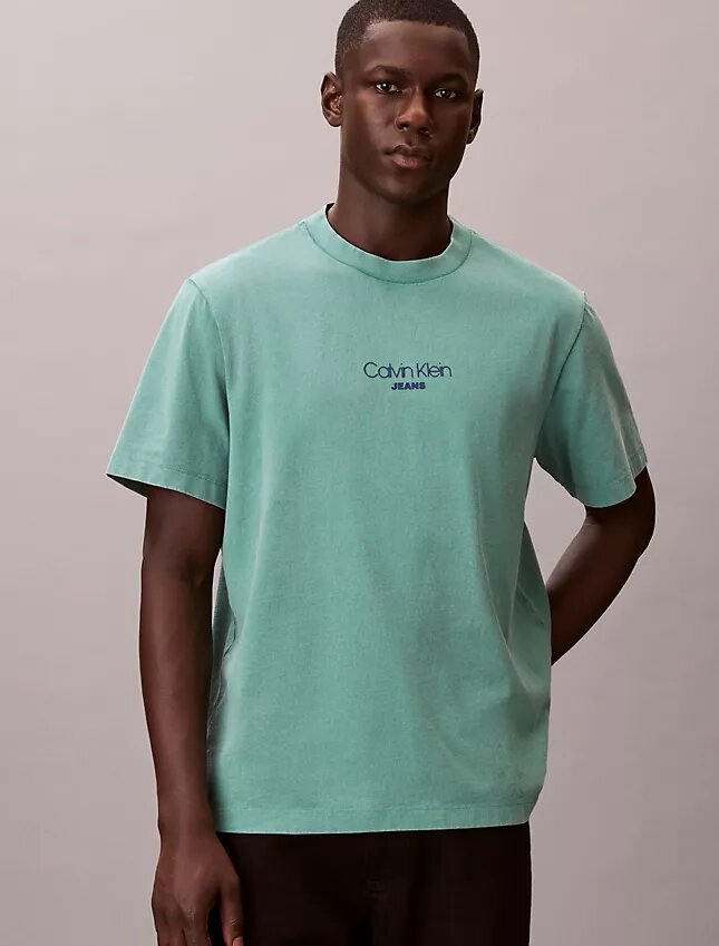 Camiseta clásica con estampado gráfico y lavado ácido Camiseta clásica con estampado gráfico y lavado ácido