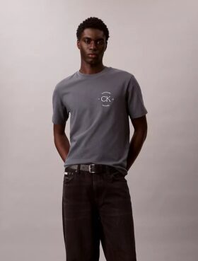Camiseta clásica con gráfico de círculo con el logotipo
