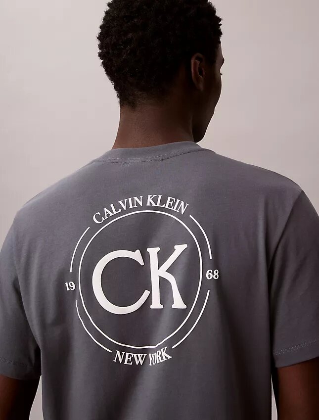 Camiseta clásica con gráfico de círculo con el logotipo Camiseta clásica con gráfico de círculo con el logotipo