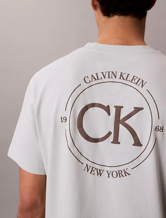 Camiseta clásica con gráfico de círculo con el logotipo Camiseta clásica con gráfico de círculo con el logotipo