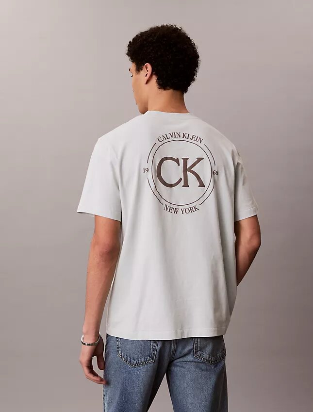 Camiseta clásica con gráfico de círculo con el logotipo Camiseta clásica con gráfico de círculo con el logotipo