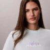 Camiseta clásica con gráfico de logotipo en capas Camiseta clásica con gráfico de logotipo en capas