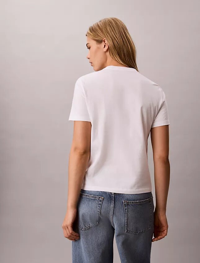 Camiseta clásica con gráfico de logotipo en capas Camiseta clásica con gráfico de logotipo en capas