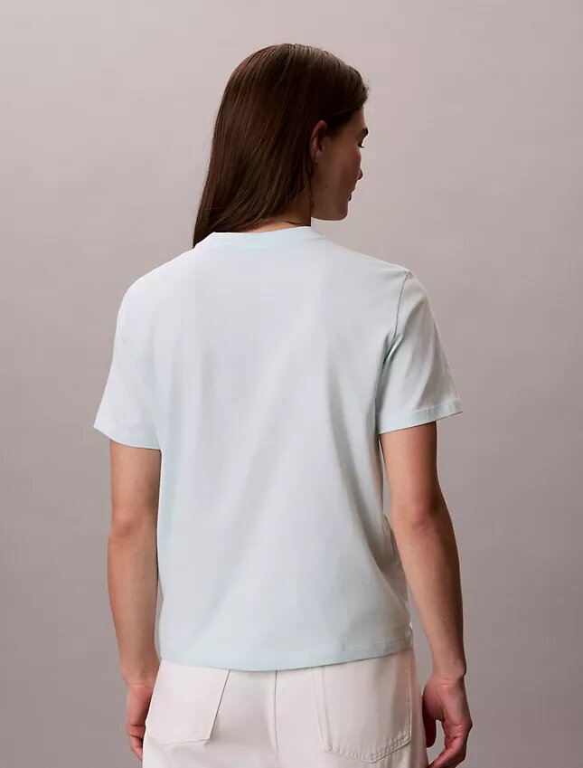 Camiseta clásica con gráfico de logotipo en capas Camiseta clásica con gráfico de logotipo en capas