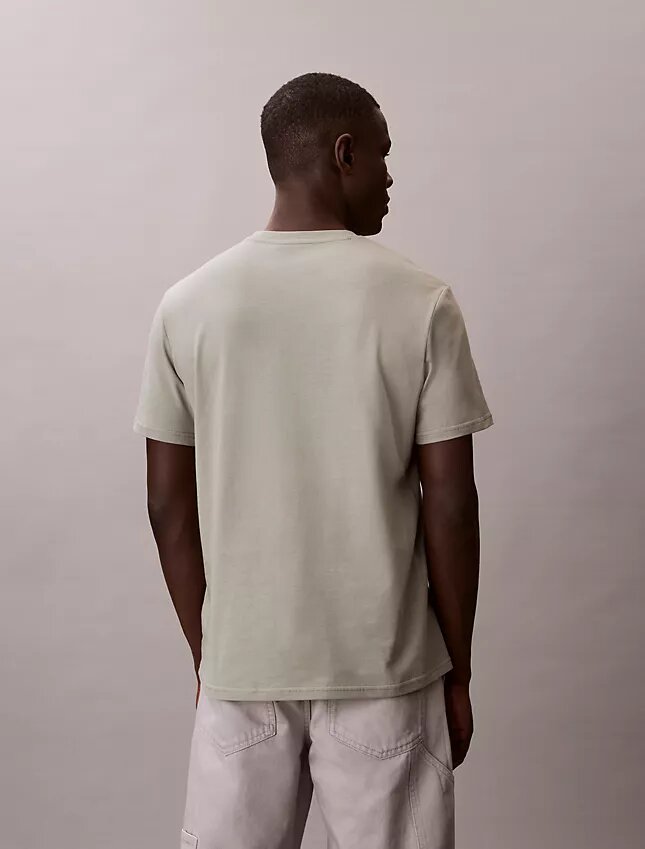 Camiseta clásica con gráfico de logotipo en lámina Camiseta clásica con gráfico de logotipo en lámina
