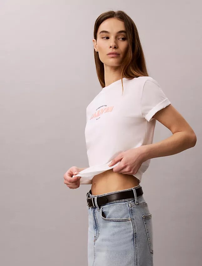 Camiseta clásica con gráfico de logotipo en negrita Camiseta clásica con gráfico de logotipo en negrita