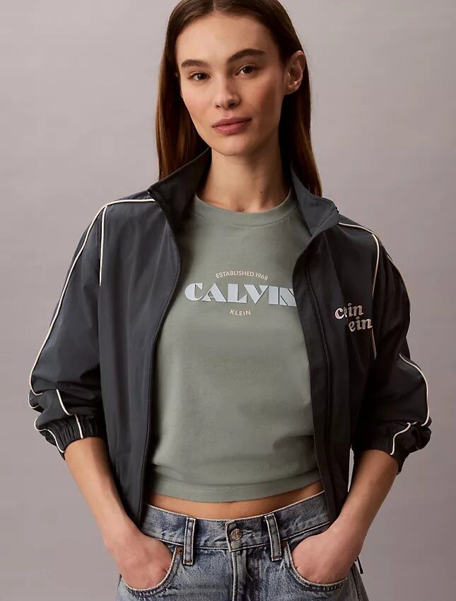 Camiseta clásica con gráfico de logotipo en negrita Camiseta clásica con gráfico de logotipo en negrita
