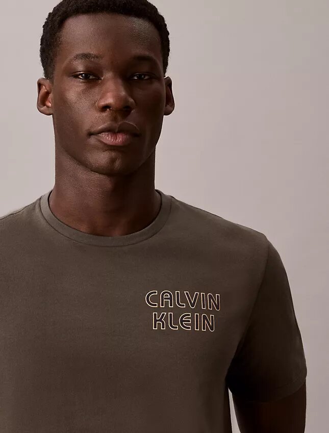 Camiseta clásica con gráfico del logotipo retro Camiseta clásica con gráfico del logotipo retro