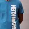 Camiseta clásica con gráfico del logotipo vertical Camiseta clásica con gráfico del logotipo vertical