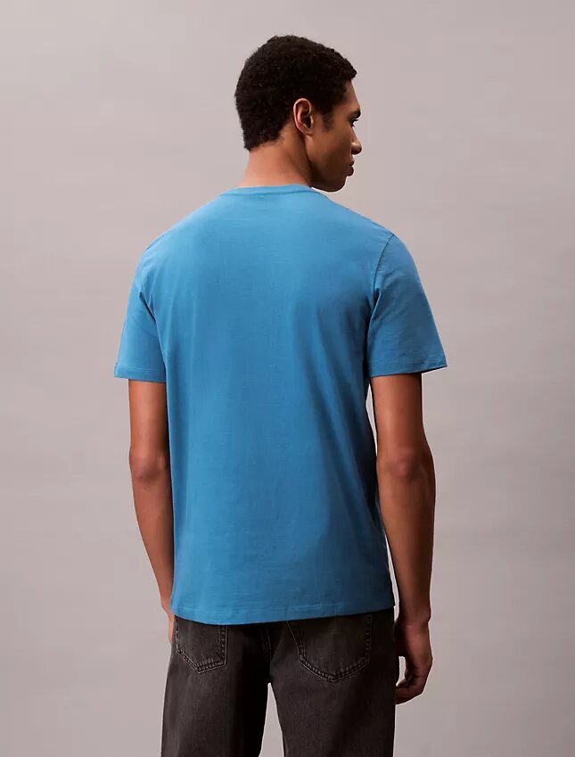 Camiseta clásica con gráfico del logotipo vertical Camiseta clásica con gráfico del logotipo vertical