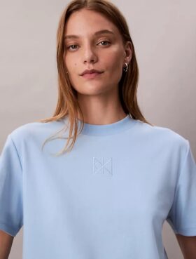Camiseta clásica con logotipo