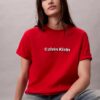 Camiseta clásica con logotipo bordado Camiseta clásica con logotipo bordado