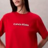 Camiseta clásica con logotipo bordado Camiseta clásica con logotipo bordado