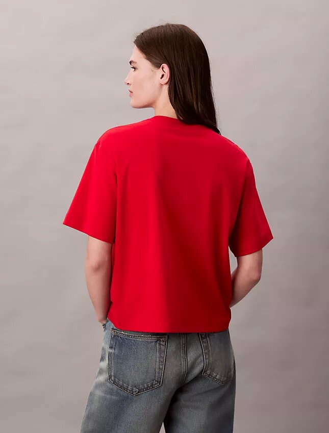 Camiseta clásica con logotipo bordado Camiseta clásica con logotipo bordado