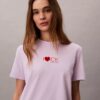 Camiseta clásica con logotipo de corazón