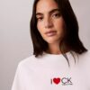 Camiseta clásica con logotipo de corazón