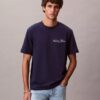Camiseta clásica con logotipo en letra pequeña Camiseta clásica con logotipo en letra pequeña