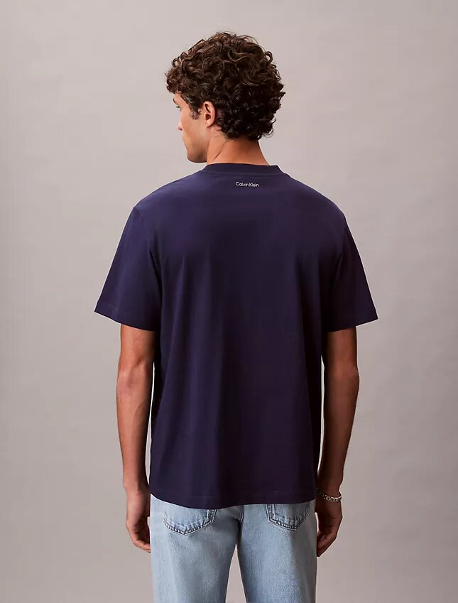 Camiseta clásica con logotipo en letra pequeña Camiseta clásica con logotipo en letra pequeña