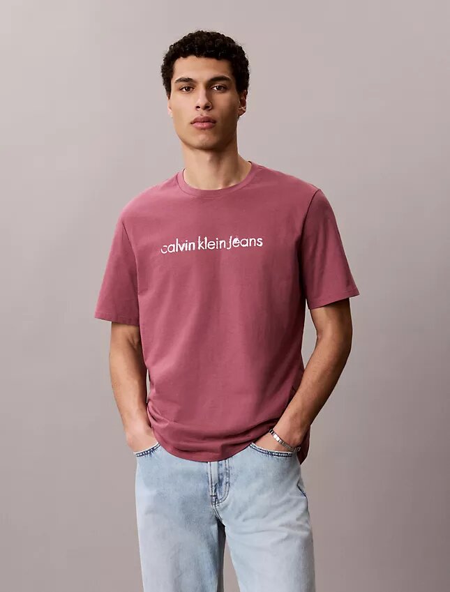 Camiseta clásica con logotipo en minúsculas Camiseta clásica con logotipo en minúsculas
