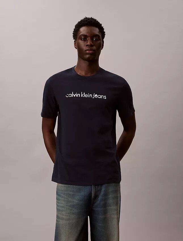 Camiseta clásica con logotipo en minúsculas Camiseta clásica con logotipo en minúsculas