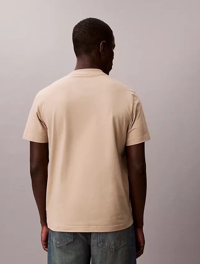 Camiseta clásica con logotipo en relieve Camiseta clásica con logotipo en relieve